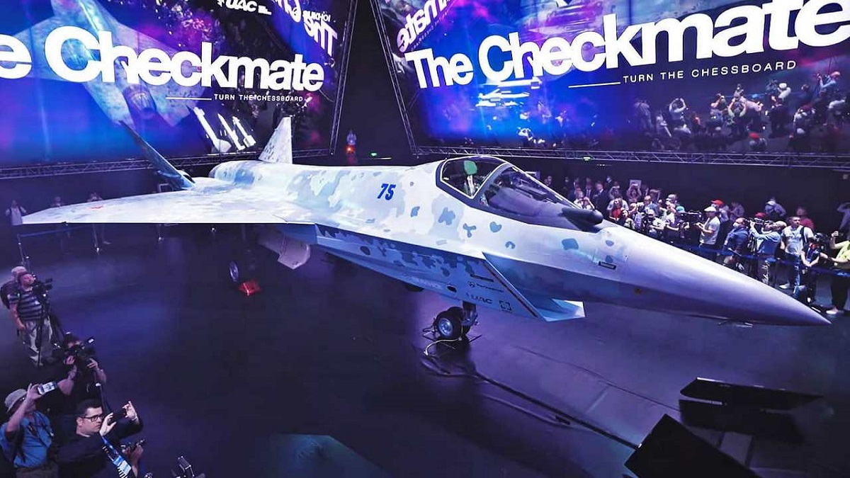 Россия покажет свой новый истребитель Checkmate на международном авиасалоне в Дубае - 1 - изображение
