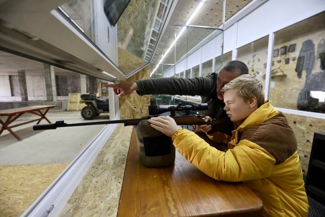 Мэр Львова показал, как тренирует своих детей стрелять по россиянам (фото) - 5 - изображение