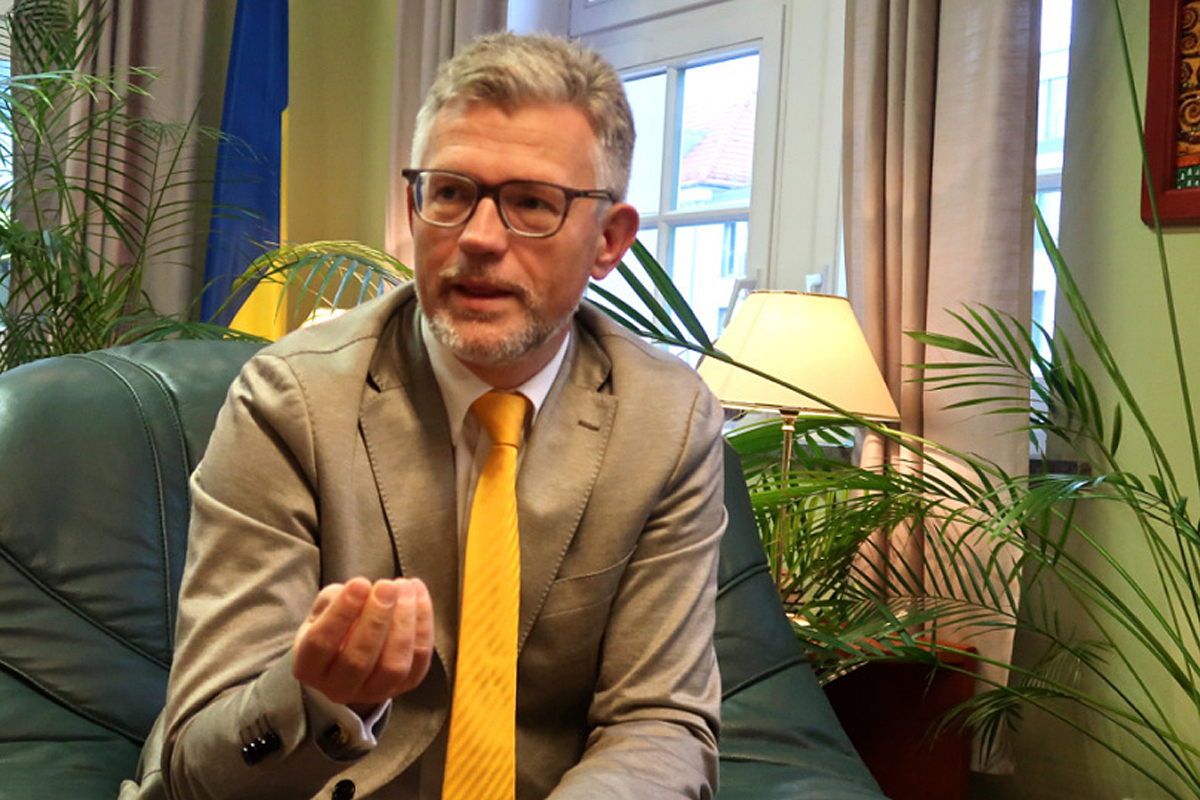 «Не хотят обсуждать поставки оружия»: посол Мельник пожаловался, что глава комитета Бундестага по внешней политике отказался встречаться с ним