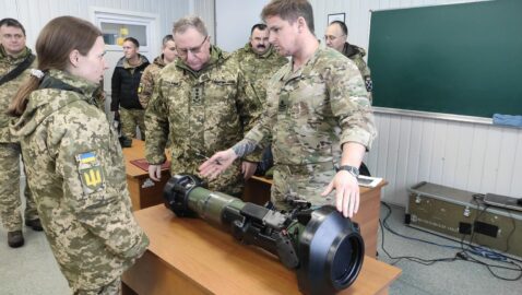 Британские инструкторы начали обучение бойцов ВСУ применению ПТРК NLAW