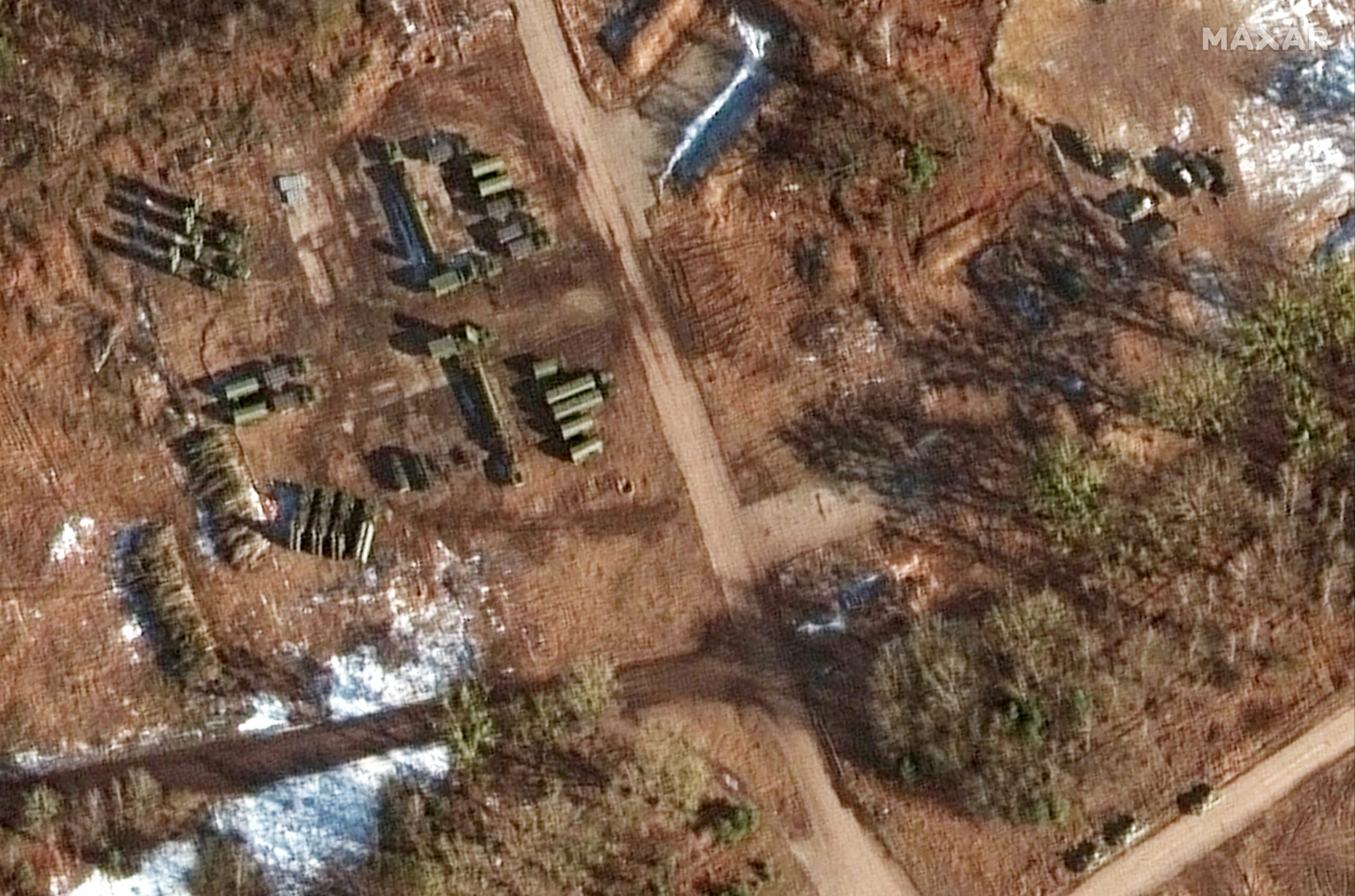 Спутниковые снимки танков на границе с Украиной