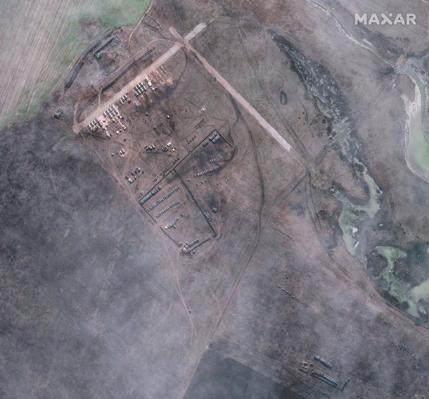 Опубликованы новые спутниковые снимки с доказательствами продолжающегося наращивания сил российской армии у границы с Украиной - 6 - изображение