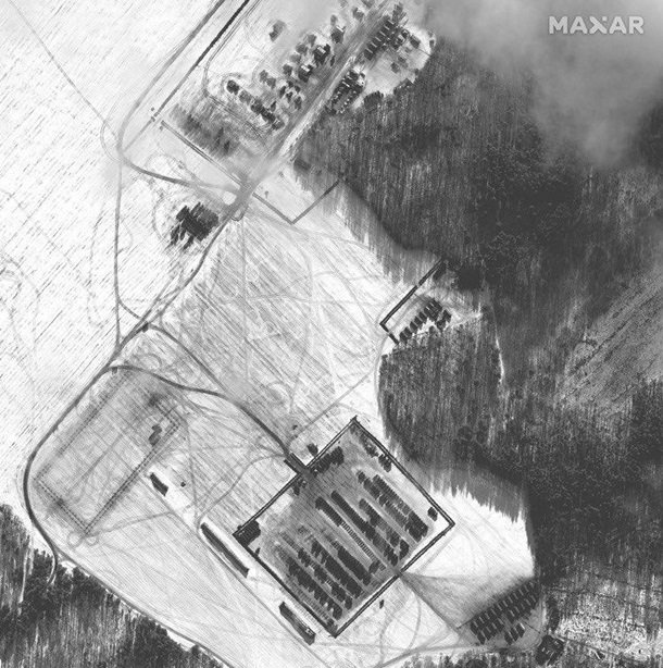 Опубликованы новые спутниковые снимки с доказательствами продолжающегося наращивания сил российской армии у границы с Украиной - 8 - изображение