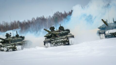 NYT: дислоцированные у границы с Украиной российские войска разворачиваются в боевые порядки