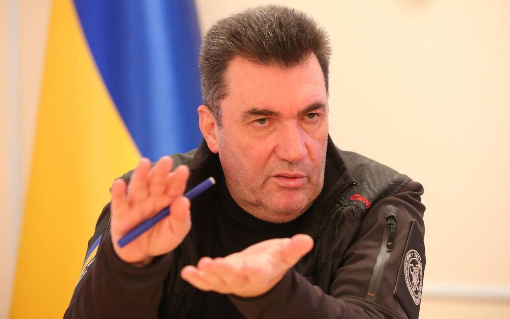Данилов утверждает, что предупреждал украинцев о грядущем вторжении РФ с помощью смены стиля одежды