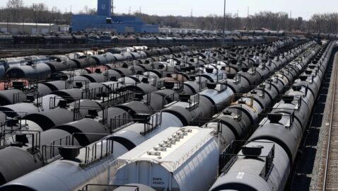 Германия заявила, что не может отказаться от российской нефти