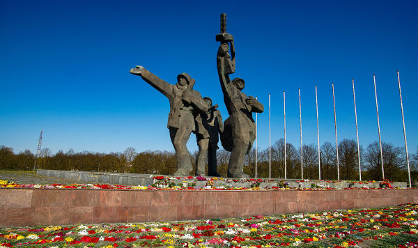 В Латвии запретили празднование Дня Победы и объявили 9 мая Днём памяти жертв войны в Украине