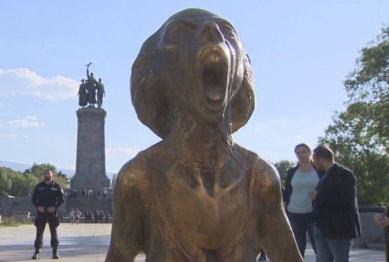 В Болгарии установили памятник «Крик украинской матери» (фото) - 3 - изображение